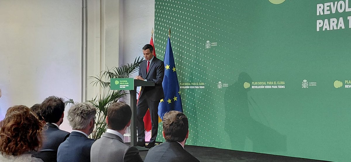 GBCEs's tweet photo. Asistimos a la presentación del Plan  Social del Clima, impulsado por @viviendagob, @transportesgob y @mitecogob. El #Plan estará dotado con 9.100€M de los que 4.700€M se destinarán a la #rehabilitación de barrios vulnerables https://t.co/rbVlm0adNz https://t.co/ej17OHPVFX
