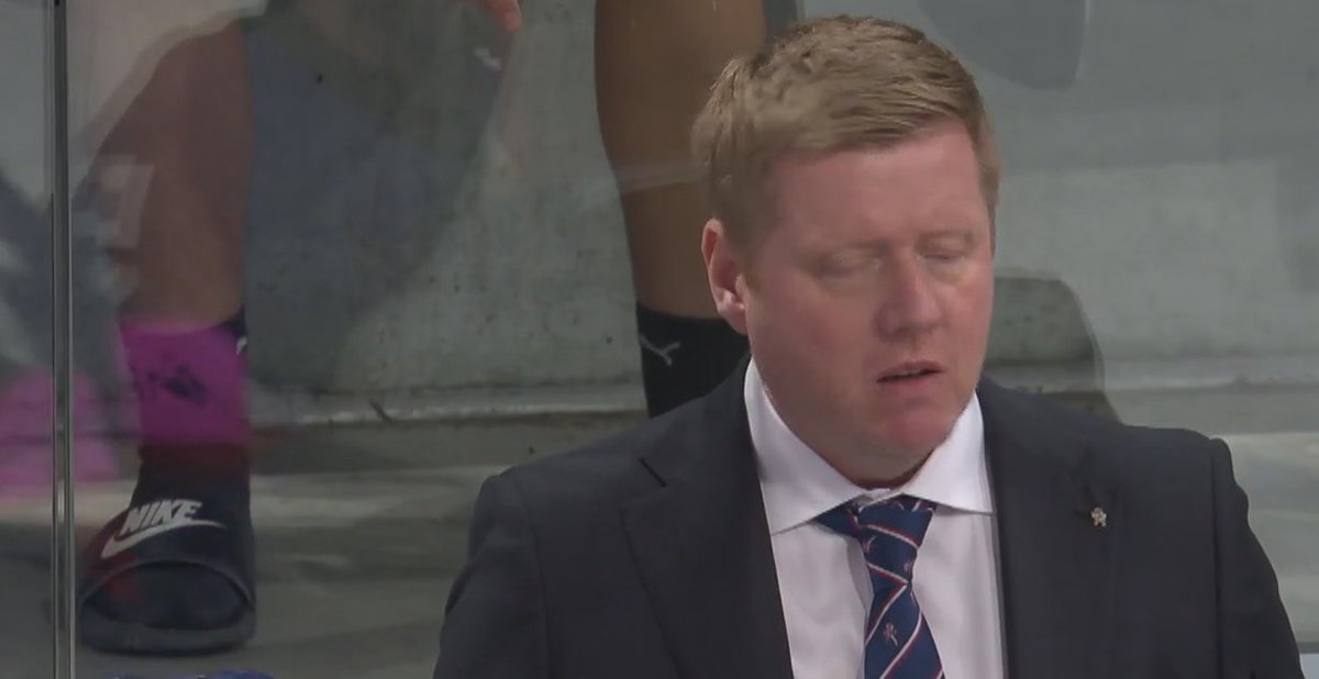 UStrautmanis's tweet photo. Vakardienas @lhf_lv izlases spēlē draugu kompānijā ar nepacietību gaidījām, kad pa TV atkal rādīs GBR izlases soliņu. Jo fons bija lielisks. Izcils. #LocalJoke https://t.co/IjkNRoLi3K