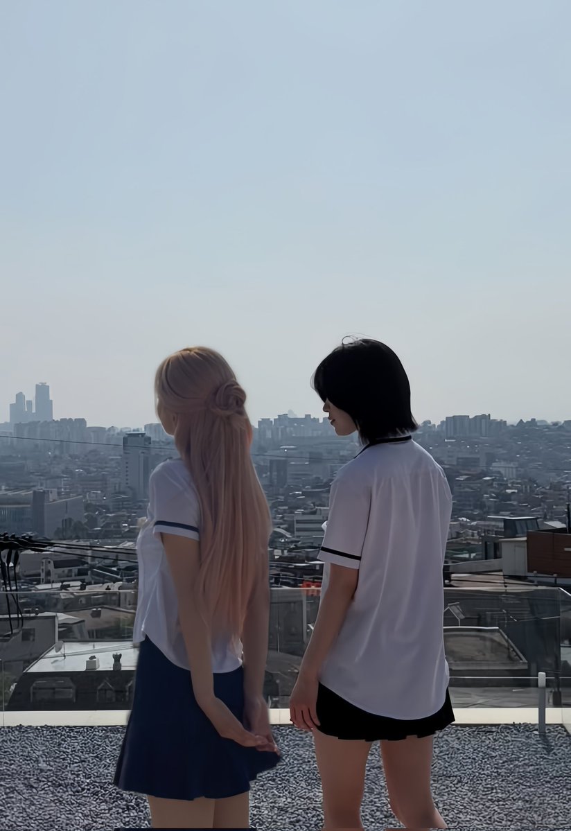 Chaerji_mid's tweet photo. RYEJI <3

#ITZY #YEJI #RYUJIN #RYEJI #sceneritzy https://t.co/xYutDeiT0I