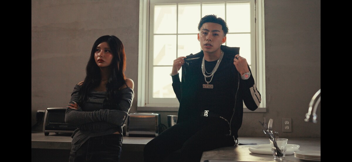 natalie_mu's tweet photo. お騒がせラッパーTee Shyne、インフルエンサーの横田未来と共演した「Pretty Bitch」MV公開（動画あり）
https://t.co/D64C7aGOSn

#TeeShyne https://t.co/NuUNoJpoDk