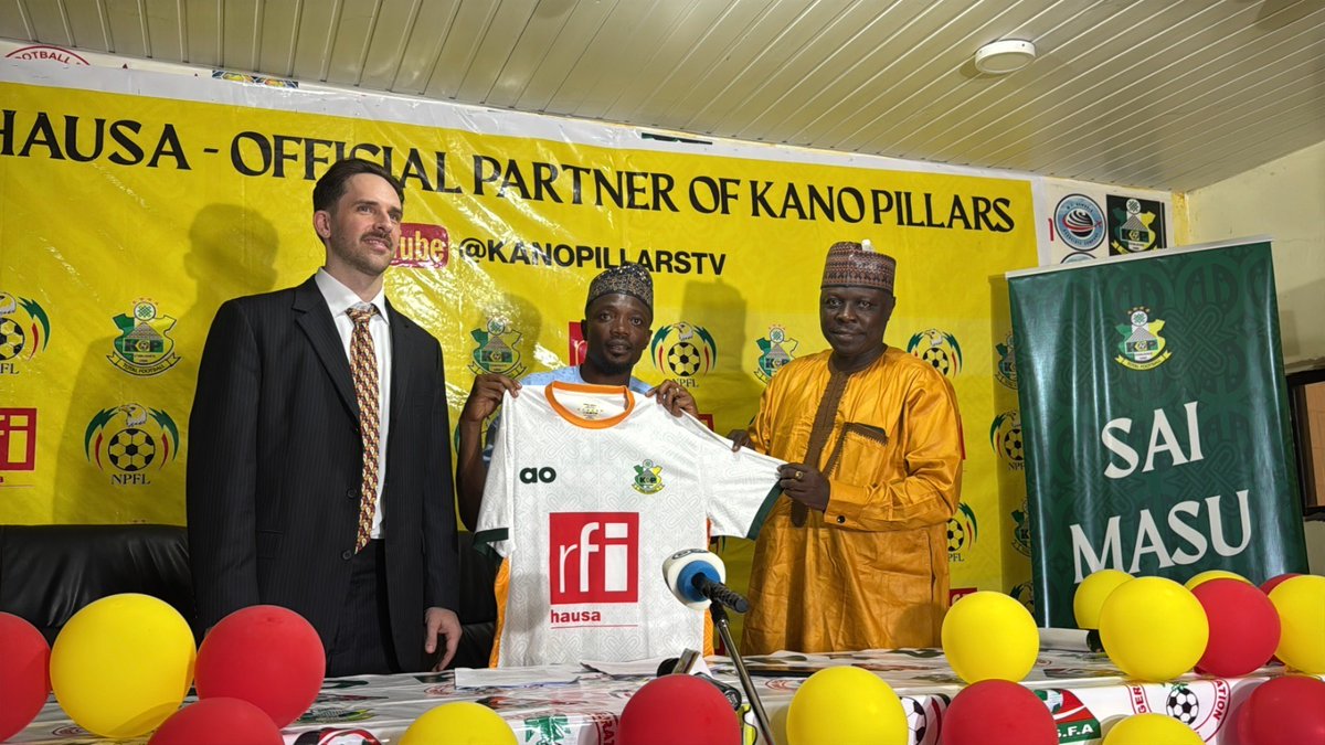 Hausa3600's tweet photo. Kano Pillars ta yaba wa RFI Hausa bisa irin gudunmawar da ta bayar wajen bunkasa harkokin kwallon kafa da yaɗa labaran kungiyar a kakar wasan da aka kammala. Karanta cikakken labaran: https://t.co/UDJHvr4nSE https://t.co/IXIavjGeps