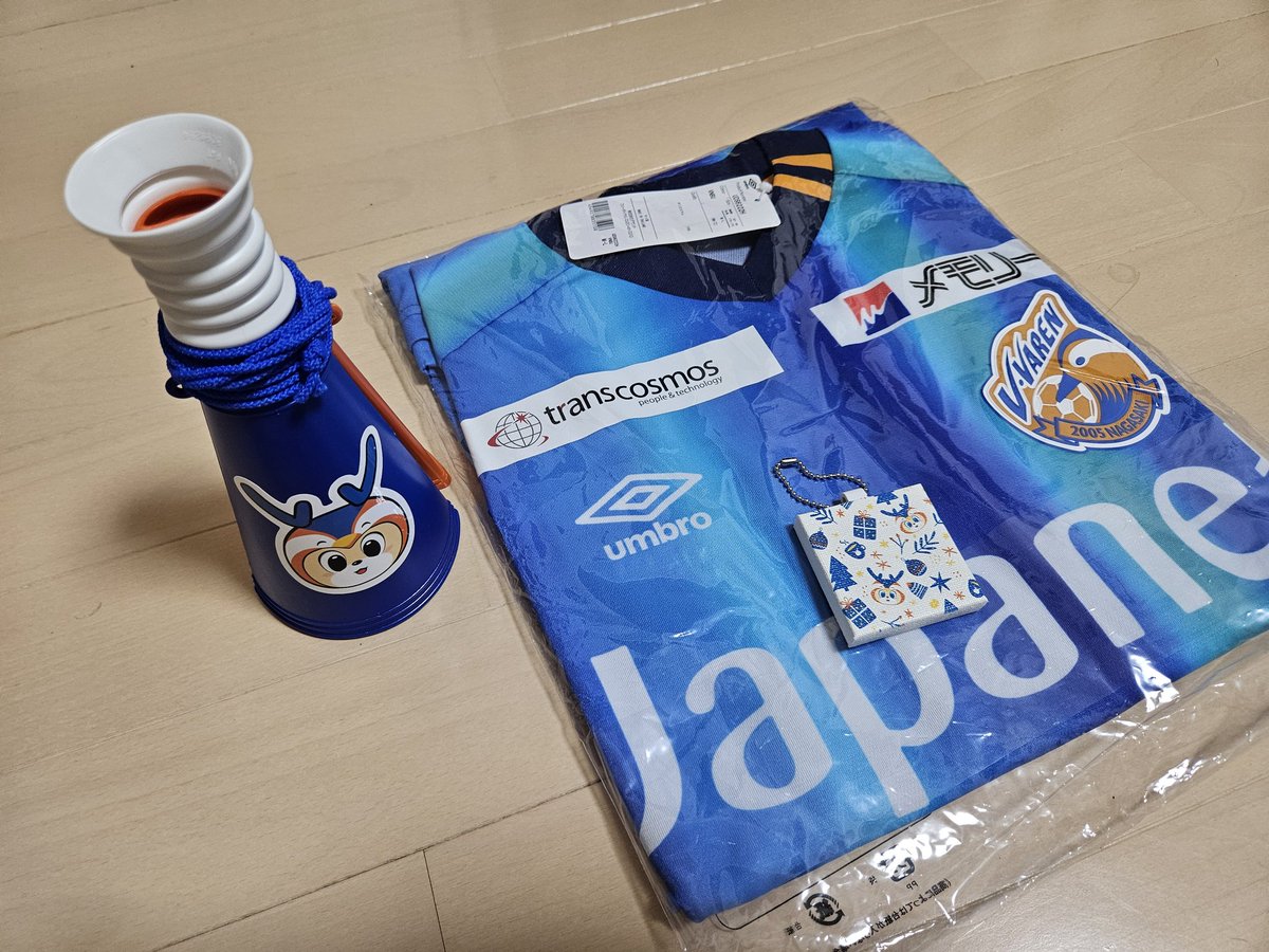 DbYYkerDO59294's tweet photo. 届いた品、サイズ小さすぎて着れませんでした💦
観賞用ですね😅
サイズM-LだったんですがXL-2XL交換できるかたいません？？(笑)
おらんよなー😓 https://t.co/uMUAio7iVd