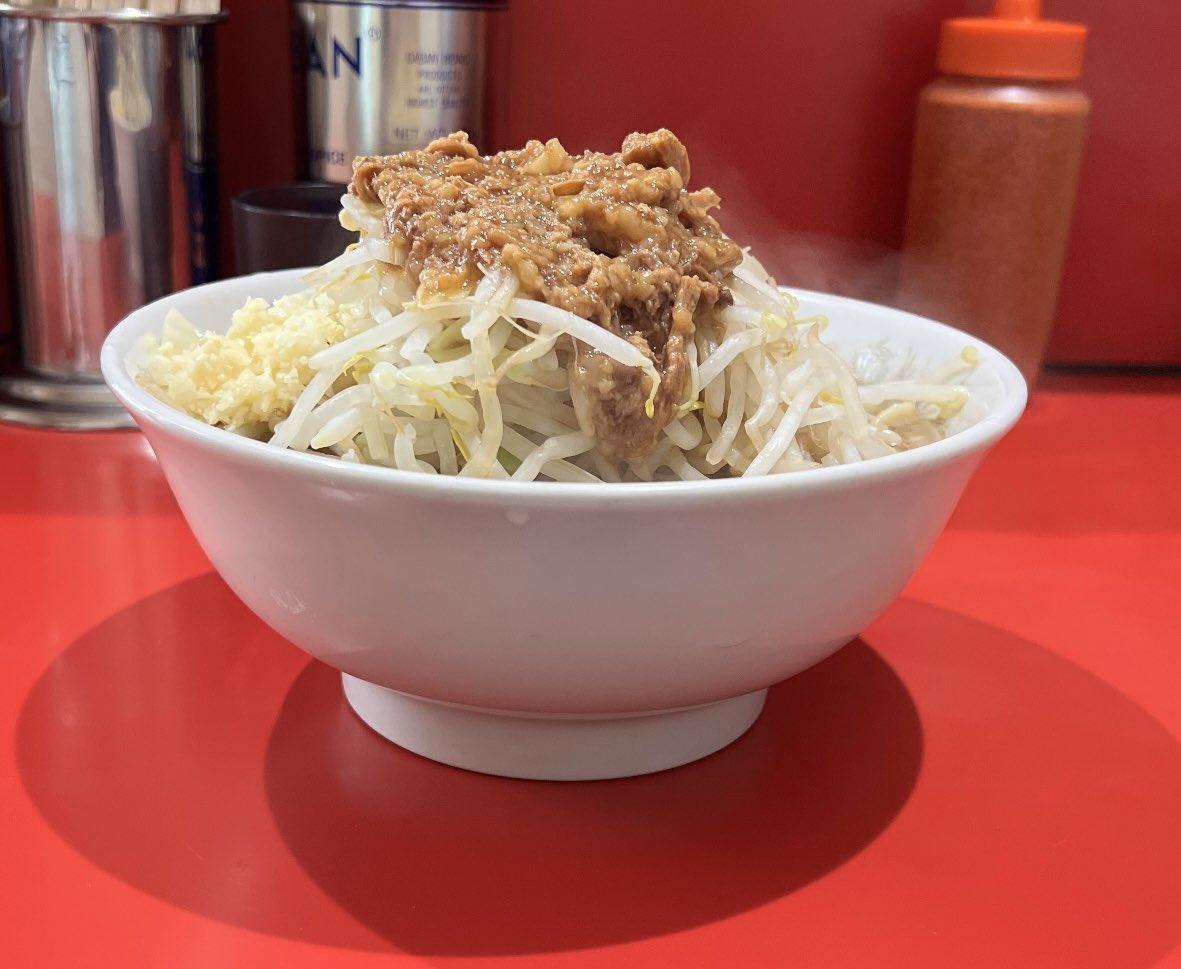 to2thefuture's tweet photo. 2026/05/08 金曜日
ラーメン二郎　千葉店へ
ミニラーメン　¥830を https://t.co/Qc9zrq7R1S