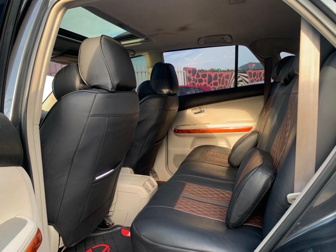 wave_autos's tweet photo. Neatly used 
Lexus Rx350 2007🚘
Registered 🇳🇬

Price:11m
Call and WhatsApp: 08065374204 https://t.co/kdo9RNRgSz