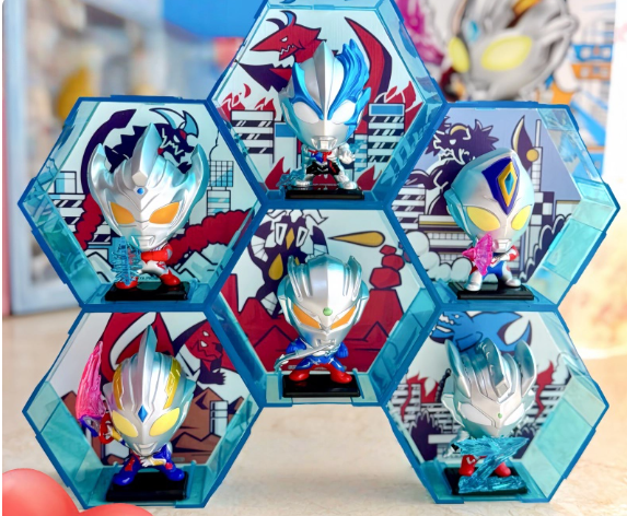 メガLD4枚セット おもちゃ LDCX TOY 灵动创想 奥特曼英雄 英雄666 ランダム6体セット