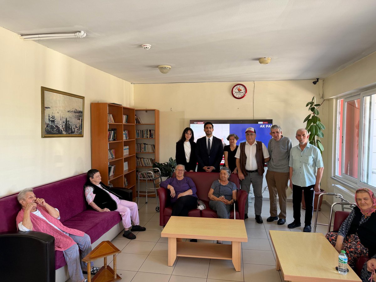 ahmetyasak's tweet photo. Bayram öncesinde, MHP İstanbul İl Teşkilatı olarak Sarıyer İzzet Baysal Huzurevi ve Yaşlı Bakım Merkezi’ni ziyaret ederek büyüklerimizle bir araya geldik. Hayır dualarını almak, gönüllerine dokunmak ve bayram sevincini paylaşmak bizler için büyük bir kıymettir. Büyüklerimiz, geçmişimizden geleceğimize uzanan en değerli emanetlerimizdir. Rabbim hepsine sağlıklı, huzurlu ve bereketli ömürler nasip etsin.