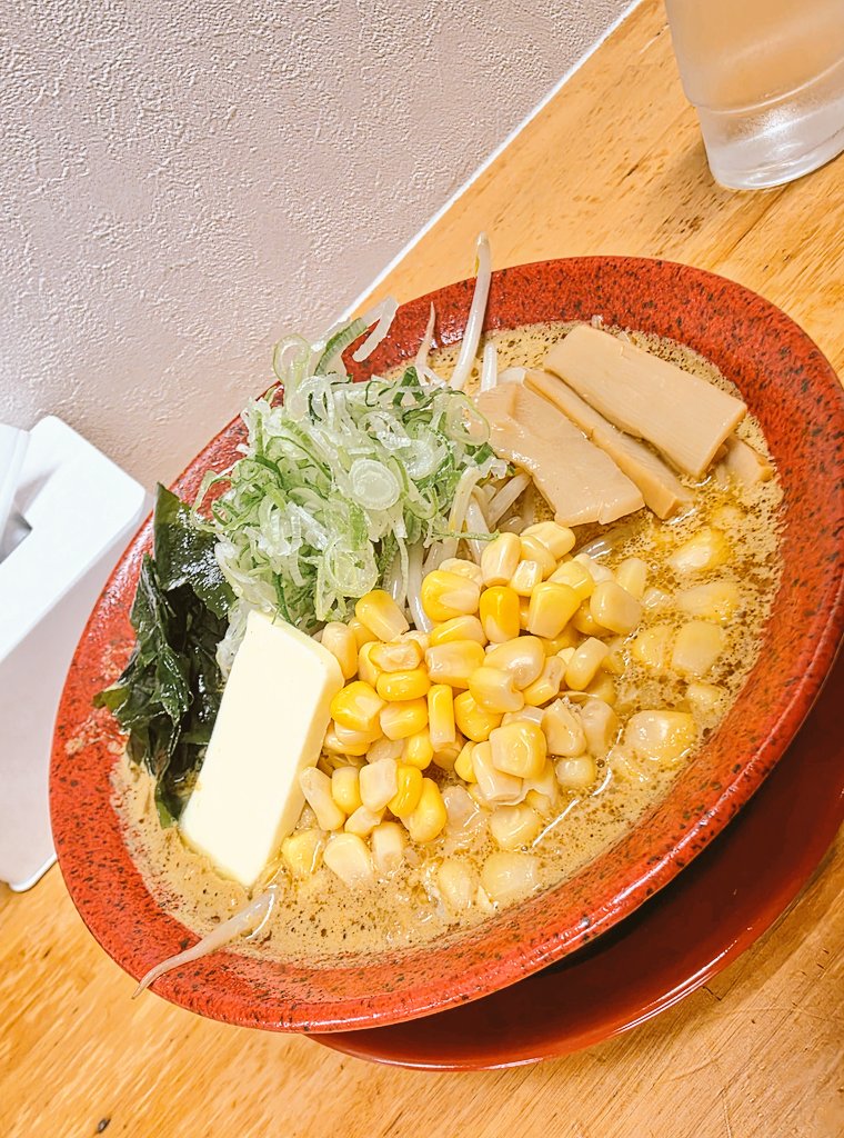 SIKAPIKA10's tweet photo. 餃子ぁ\( 'ω')/ｳｵｵｵｵｱｱｱｱｱｱｱｱｱｯｯｯｯ!!!!!
と、おまけの味噌カレー牛乳ラーメン！ https://t.co/JI0fkEIIcq