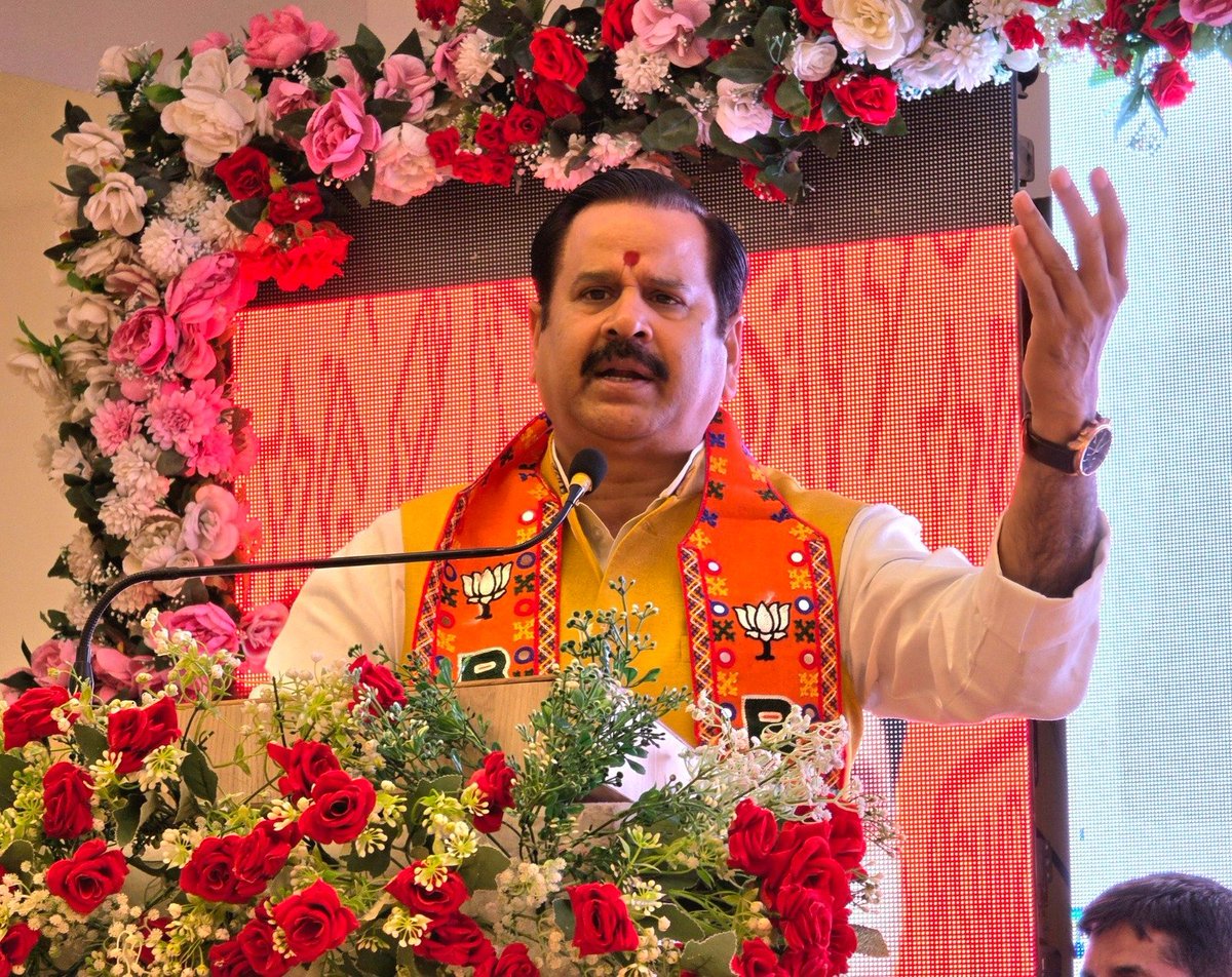 BJP4MP's tweet photo. भाजपा प्रदेश प्रभारी डॉ @bjpdrmahendra जी ने आज सीहोर में 'पंडित दीनदयाल उपाध्याय प्रशिक्षण महाअभियान-2026' के अंतर्गत आयोजित जिला स्तरीय प्रशिक्षण वर्ग में कार्यकर्ताओं को संबोधित किया।

इस दौरान जनप्रतिनिधि एवं भाजपा पदाधिकारीगण उपस्थित रहे। https://t.co/pf0CUmoFJ7