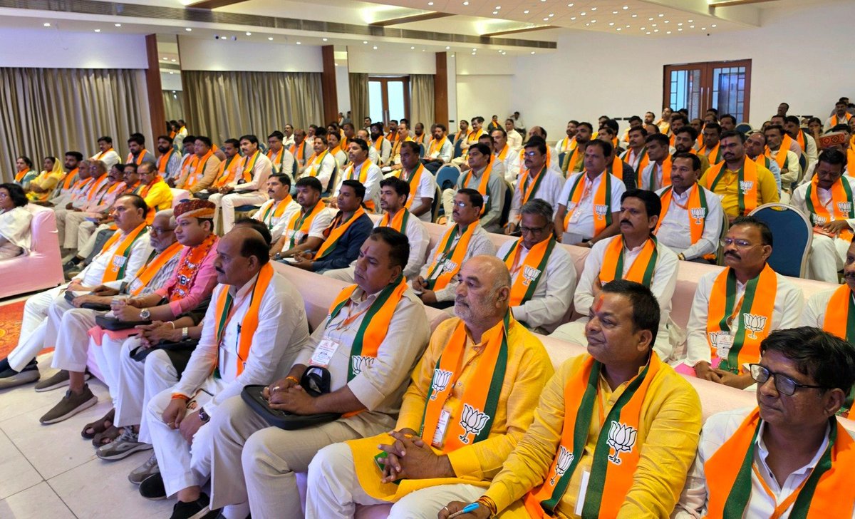 BJP4MP's tweet photo. भाजपा प्रदेश प्रभारी डॉ @bjpdrmahendra जी ने आज सीहोर में 'पंडित दीनदयाल उपाध्याय प्रशिक्षण महाअभियान-2026' के अंतर्गत आयोजित जिला स्तरीय प्रशिक्षण वर्ग में कार्यकर्ताओं को संबोधित किया।

इस दौरान जनप्रतिनिधि एवं भाजपा पदाधिकारीगण उपस्थित रहे। https://t.co/pf0CUmoFJ7