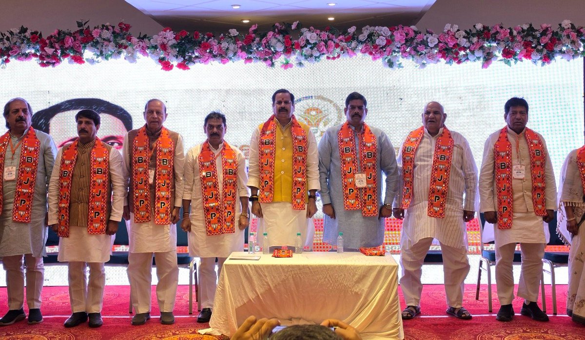 BJP4MP's tweet photo. भाजपा प्रदेश प्रभारी डॉ @bjpdrmahendra जी ने आज सीहोर में 'पंडित दीनदयाल उपाध्याय प्रशिक्षण महाअभियान-2026' के अंतर्गत आयोजित जिला स्तरीय प्रशिक्षण वर्ग में कार्यकर्ताओं को संबोधित किया।

इस दौरान जनप्रतिनिधि एवं भाजपा पदाधिकारीगण उपस्थित रहे। https://t.co/pf0CUmoFJ7