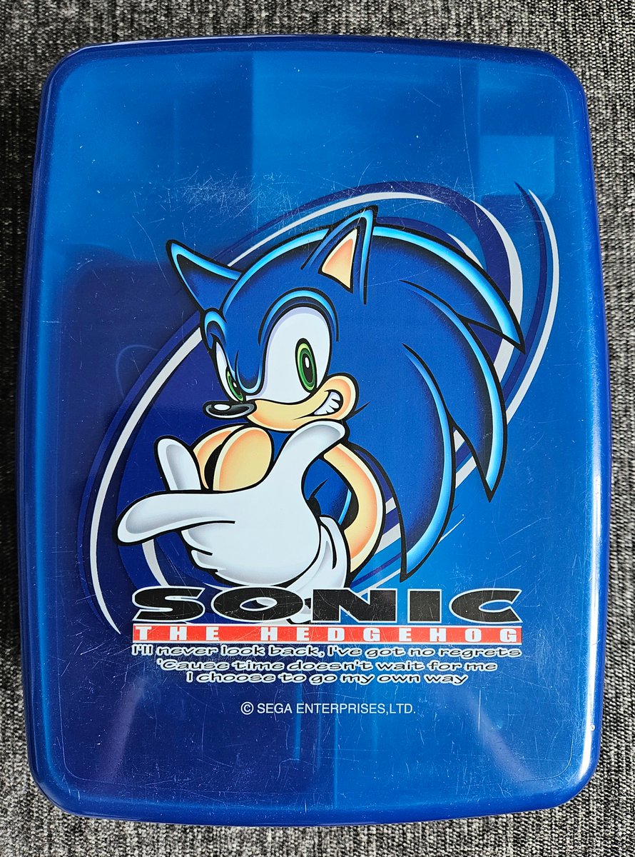 Ghostiees's tweet photo. Here's an obscure item in my Sonic collection: a JP Modern Sonic sewing box! They made plenty of Sonic sewing boxes in Japan in the 90s for some reason but this is the first Modern one I’ve seen! I especially like the shade of blue it’s made of.
#SonicTheHedgehog #SonicCollection https://t.co/g3BLXeTTpd