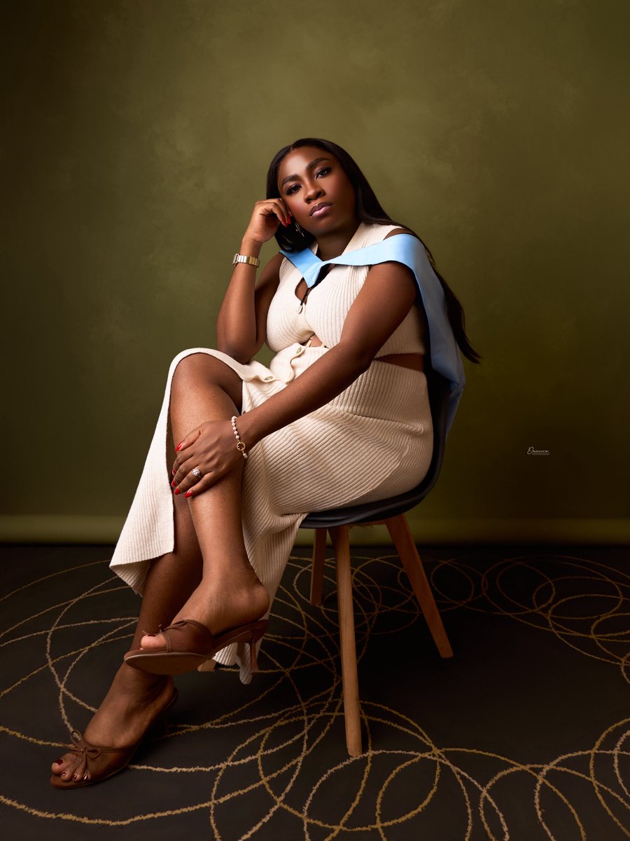 Damirography__'s tweet photo. MSc bagged in style!!🎓😮‍💨
TOLUWANIMI’s graduation portraits❤️

Photographed by Me📸👨🏾‍🍳 https://t.co/188cILiVPM
