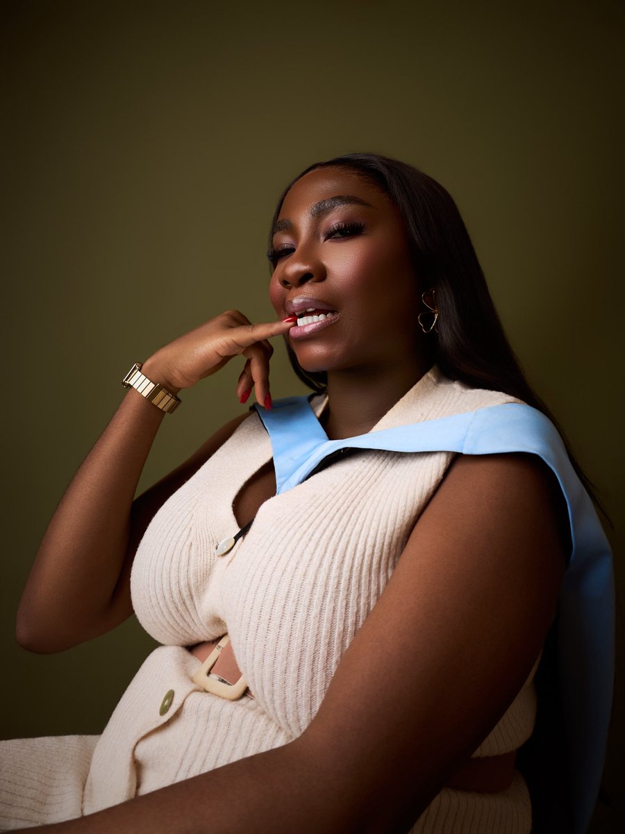 Damirography__'s tweet photo. MSc bagged in style!!🎓😮‍💨
TOLUWANIMI’s graduation portraits❤️

Photographed by Me📸👨🏾‍🍳 https://t.co/188cILiVPM