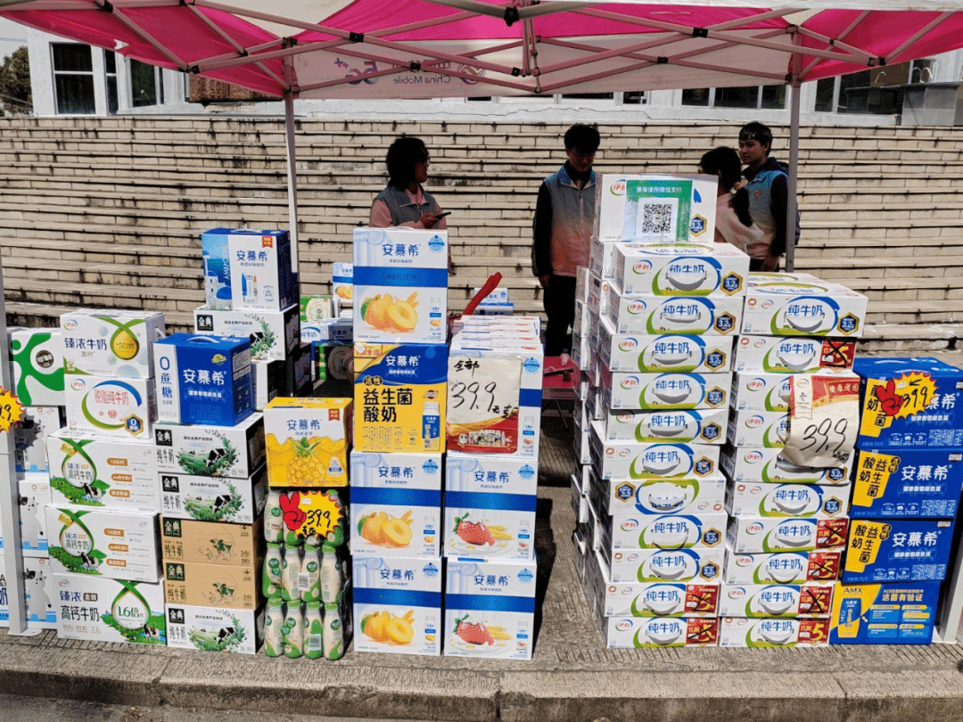 vitillero's tweet photo. Community Yard Sale this Sat 9am-2pm at Green Central Park! Find pre-loved treasures, support local neighbors—all welcome! https://t.co/FmBbTbUDY3