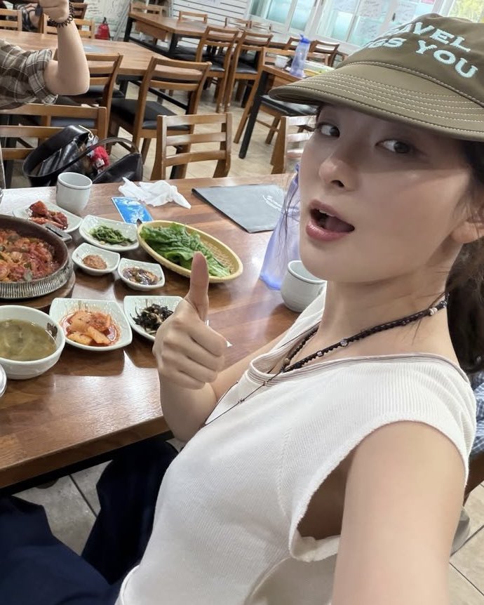 gomdede's tweet photo. 곰얼굴 ㅈㄴ귀엽넼ㅋㅋ https://t.co/IxO2M3OT9r