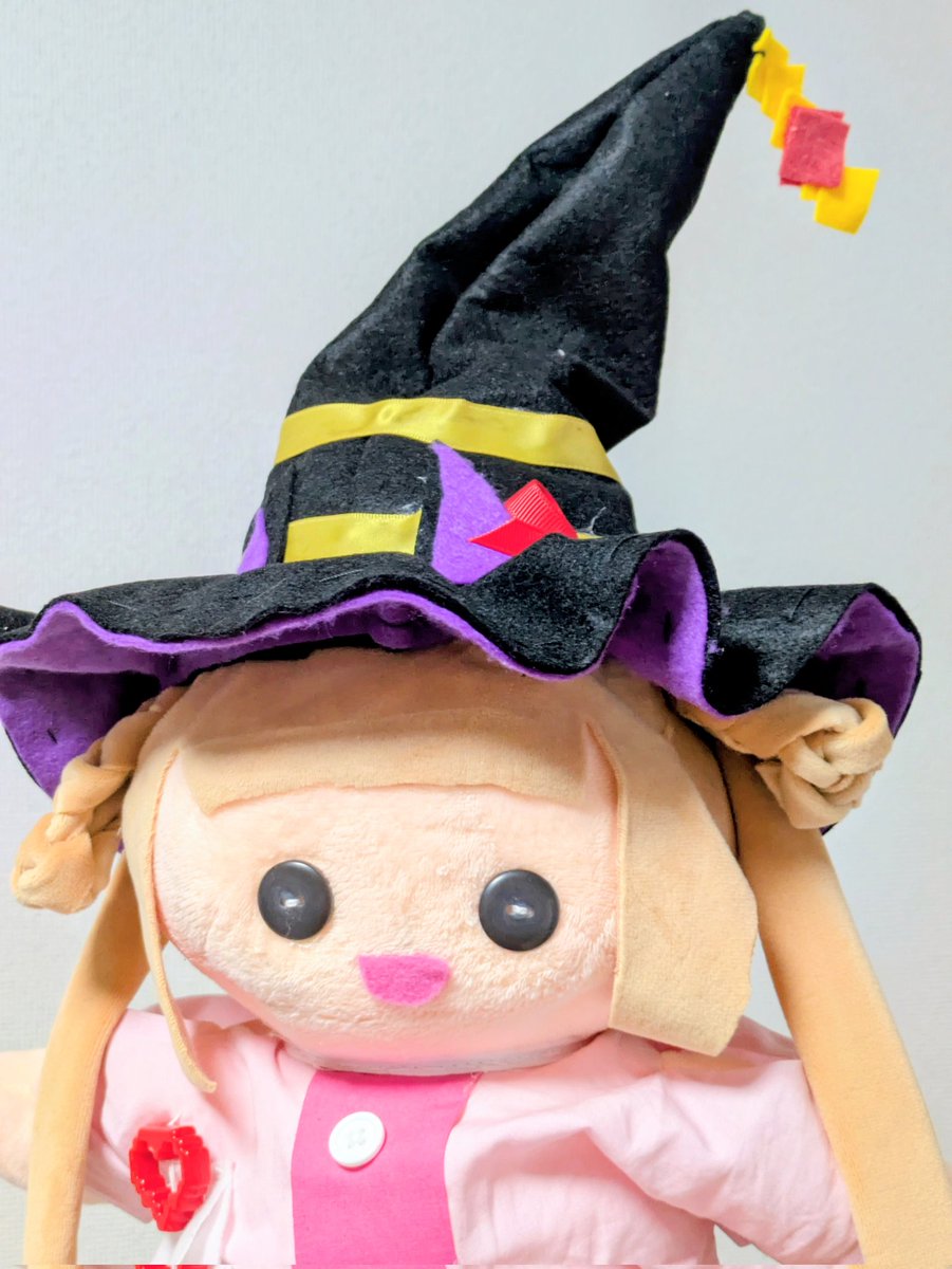 ririta_cocoa's tweet photo. 🐎のスイープちゃんの帽子を作りました✧⁠◝⁠(⁠⁰⁠▿⁠⁰⁠)⁠◜⁠✧
手縫い&amp;ボンドで作業しました♪
ことろ様 @cotoro_net のトンガリ帽子型紙をお借りし、アレンジしました🙆🌸
ありがとうございます🙇 https://t.co/6xMH1fsmEI