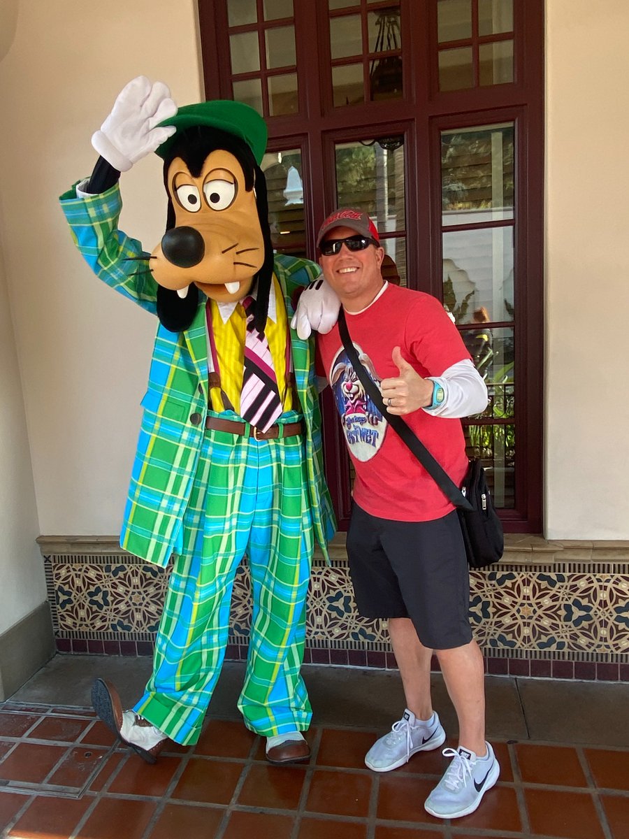 Disney Clips Guy tweet media