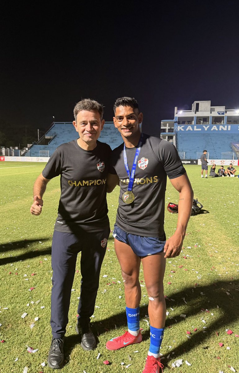 brycemiranda23's tweet photo. 🏆🥇
#GodAboveAll🙏🏻
.
#Champions #IndianFootball #IndianFootball https://t.co/NqiiC9h1b6