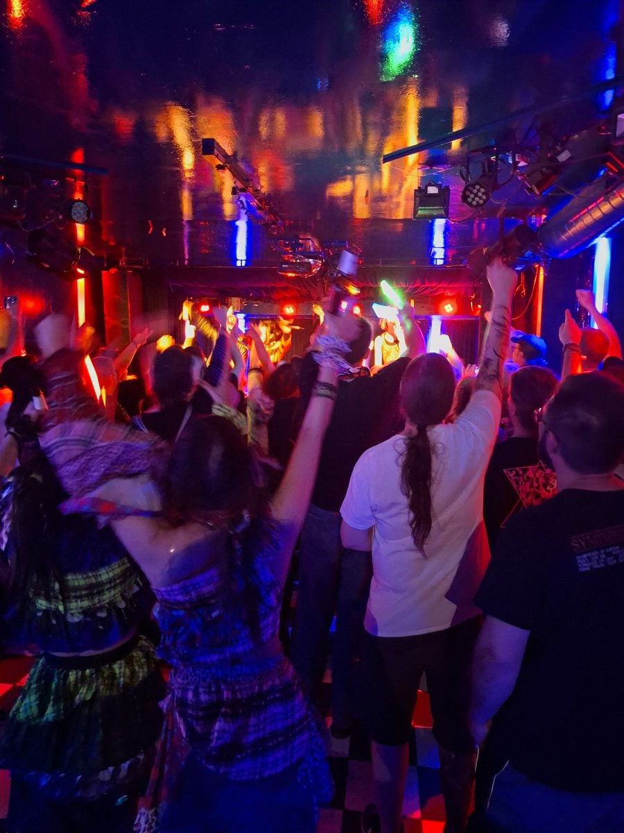 German idol Society (GiS) tweet media