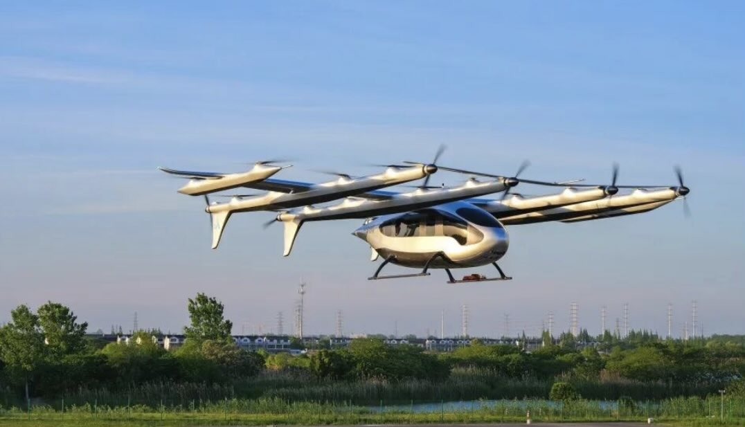 eAviationUpdate's tweet photo. AutoFlight V5000 Matrix Concludes 'Heterogeneous Three-Aircraft Formation' Flight, Officially Kicks Off Airworthiness Certification
https://t.co/TRzctfA5nP
#evtol #eaviationnews https://t.co/yaTjzXBC56