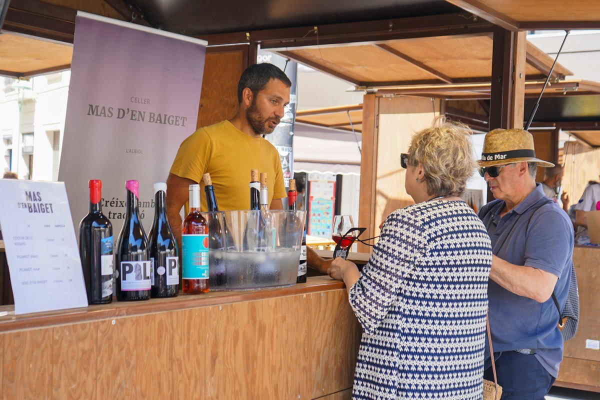 MercatsTGN's tweet photo. FIRA DEL VI | Aquest cap de setmana del 29 al 31 de maig la Plaça Corsini de Tarragona tornarà a convertir-se en l’epicentre vinícola de la ciutat. 🍷

📲 Més informació a https://t.co/Ii4KpWwEwl https://t.co/Aim43maRUO