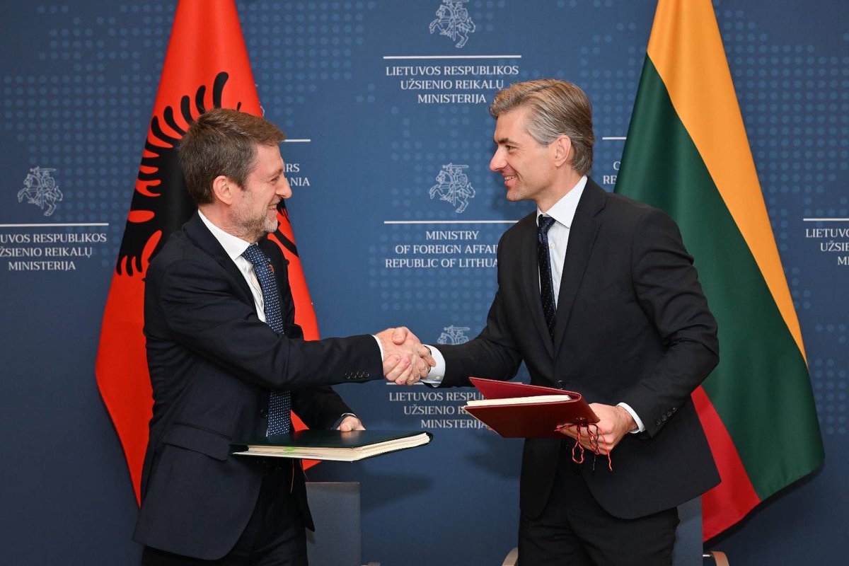 BudrysKestutis's tweet photo. 🇱🇹🇦🇱 Had a substantive exchange with #Albanian Foreign Minister @HoxhaFer on #EU enlargement, 
Russia’s aggression, support for #Ukraine, and regional security.

#Lithuania welcomes Albania’s progress on its 🇪🇺 path and encourages 🇦🇱 to keep up the pace and continue its ambitious reforms. I also emphasised that sustained support for 🇺🇦 and strict enforcement of sanctions against Russia remain essential.

We are also grateful for Albania’s contribution to the security of the Baltic States and @NATO’s frontline, as well as its role as a reliable and committed ally.