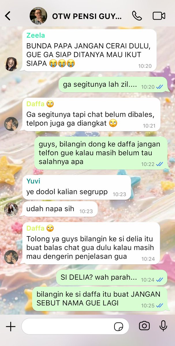 piepeachies's tweet photo. ketika bundahara dan papahara berantem, yang ribut satu kelas

—an 05z few tweets au https://t.co/QIfF9KRyIg