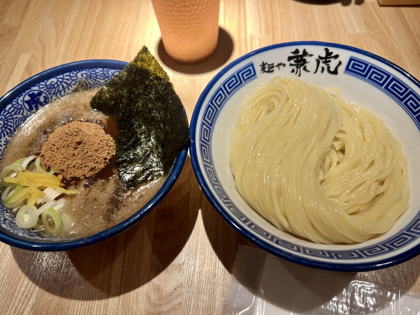 うっちーダ男爵† tweet media