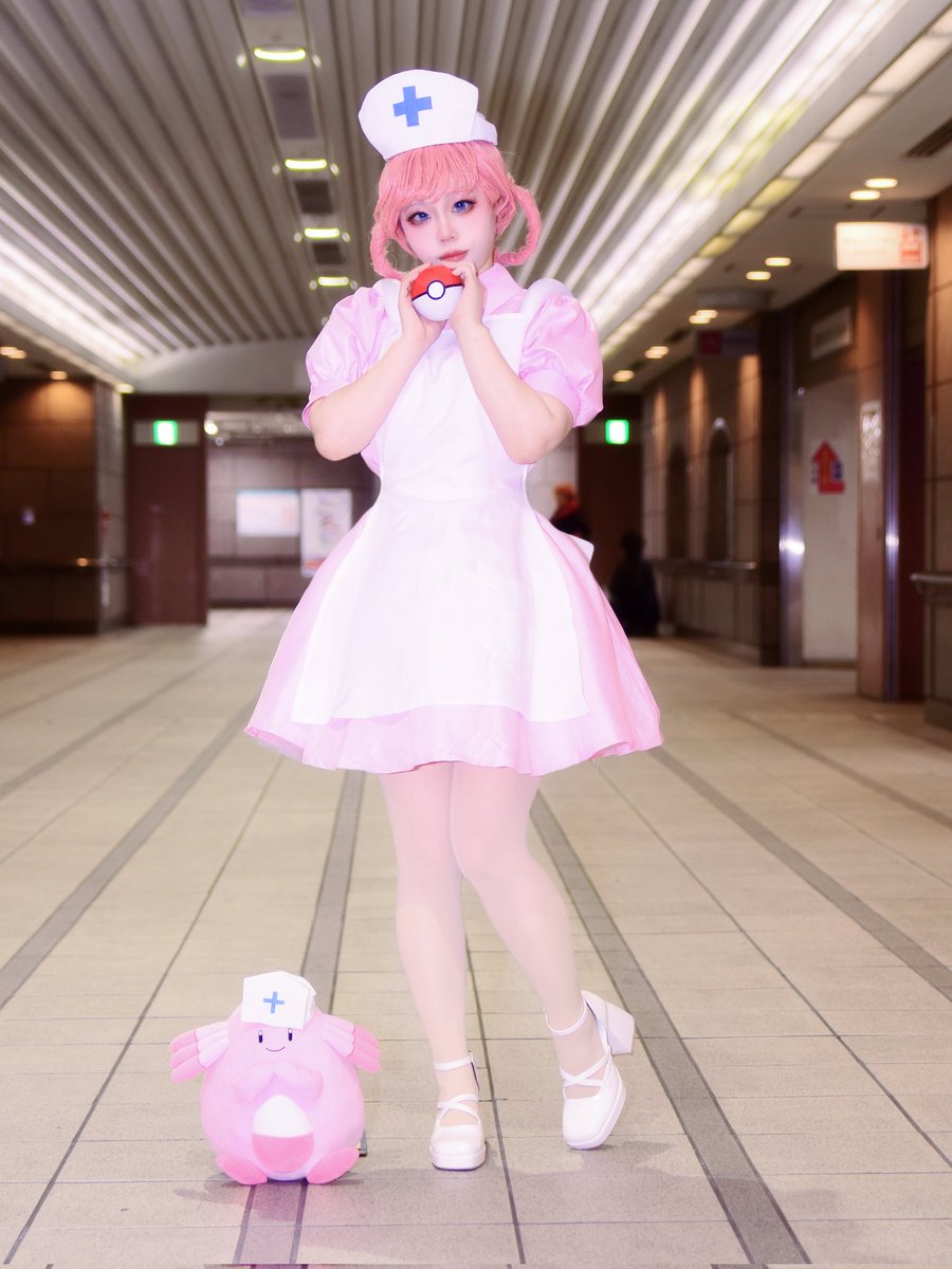 Kohaku7799's tweet photo. 【Cosplay/ポケットモンスター】

ジョーイさん

お預かりした ポケモンは みんな 元気になりましたよ！

撮影：ふぇるちゃん(@yasu_sin1023)

#ときこす 
#コスプレ https://t.co/QunT5gXQL1