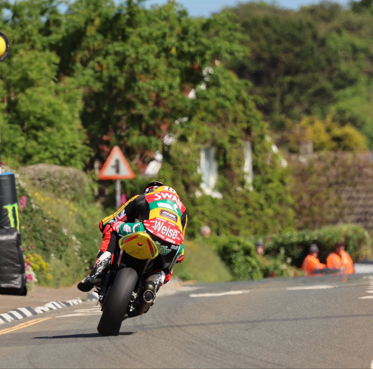 CallisterPeter's tweet photo. Peter Hickman - Kirk Michael Corner https://t.co/BMIWPJ8QBX