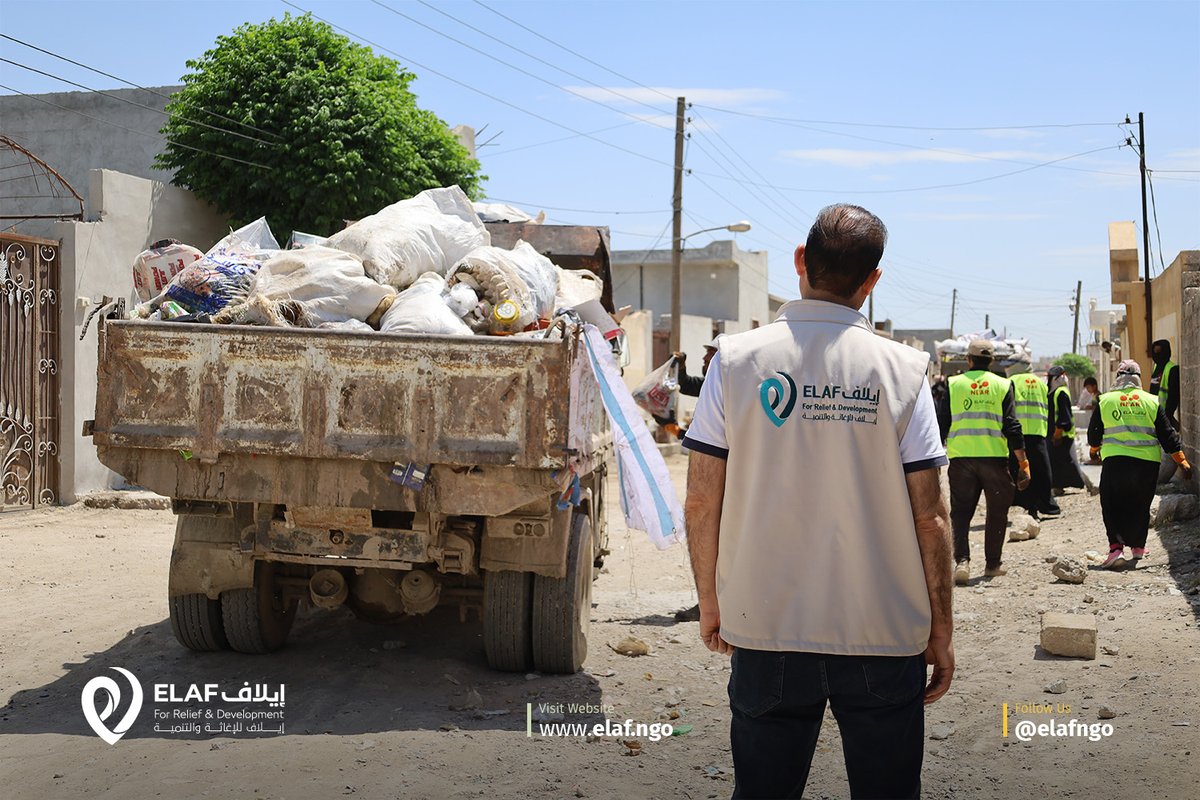 elafngo's tweet photo. ضمن الجهود المستمرة لتحسين الواقع الخدمي والبيئي في مدينة الرقة، تتواصل أعمال النظافة اليومية التي تنفذها منظمة #إيلاف_للإغاثة_والتنمية Elaf RD، بدعم من شبكة NEAR Network وبالتعاون مع دائرة النظافة، حيث يتم جمع النفايات وترحيلها بشكل منتظم ضمن خطة عمل متواصلة https://t.co/Q93PWszPHA
