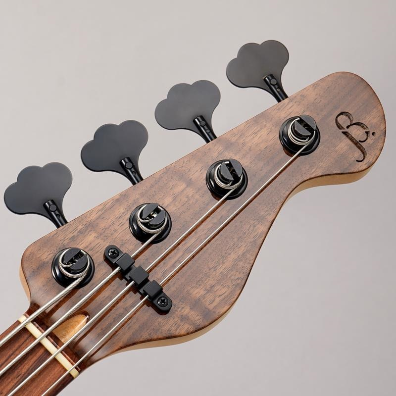 grandeybass_tyo's tweet photo. #BLACKSMOKER
Urbanite Series Beta J4 SV (Flame Walnut Top)

当店看板ブランド「BLACK SMOKER」待望の新モデル、モダンスペックの「Urbanite Series」

アンサンブルの中でも埋もれずしっかり存在感があるサウンドをお求めならコチラ！ https://t.co/dfBUgZRe4M