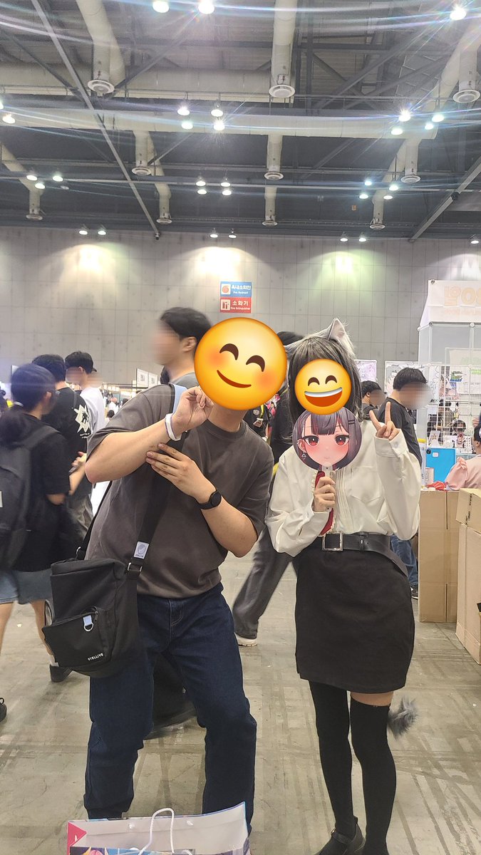 bin6339's tweet photo. 입문하고 처음 일페도 가보고 처음 코스어분들에게 사진 요청도 했습니다.
혹시라도 제가 실례를 범했다면 죄송합니다.
그리고 갑작스럽게 사진 요청해도 받아주셔서 감사합니다! https://t.co/fttb0Grbz8