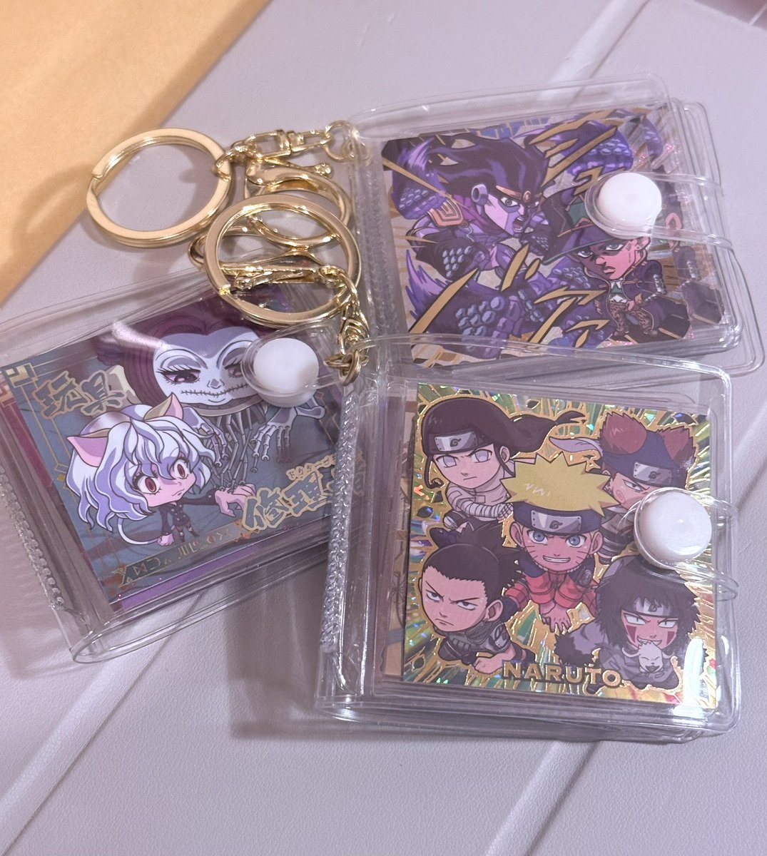 Gamu_Camu's tweet photo. セリアのミニアルバムキーホルダーがウエハースのシールにぴったりでかわいいッ！デイダラは昔のやつ https://t.co/VNYE80jM1U