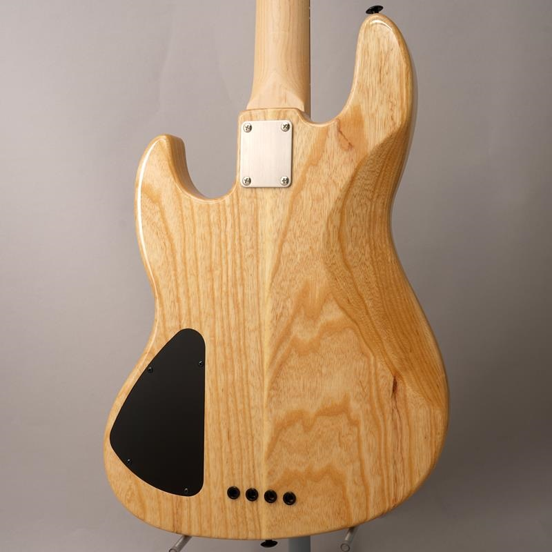 grandeybass_tyo's tweet photo. #BLACKSMOKER
Urbanite Series Beta J4 SV (Flame Walnut Top)

当店看板ブランド「BLACK SMOKER」待望の新モデル、モダンスペックの「Urbanite Series」

アンサンブルの中でも埋もれずしっかり存在感があるサウンドをお求めならコチラ！ https://t.co/dfBUgZRe4M