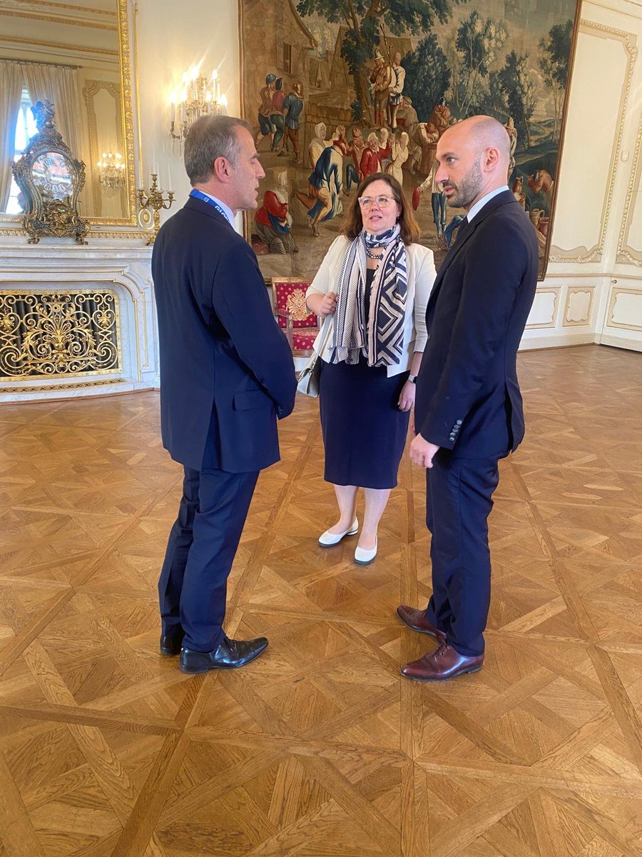 CZSecStateEU's tweet photo. Nový rozpočet EU 28+ rozhodne o tom, zda Evropa dokáže posílit konkurenceschopnost celé Unie. O VFR, jednotném trhu, vlastních zdrojích i rozšíření si vyměnila názory poradkyně Milena Hrdinková s 🇫🇷 ministrem @benjaminhaddad. https://t.co/2VfQNYkvdE