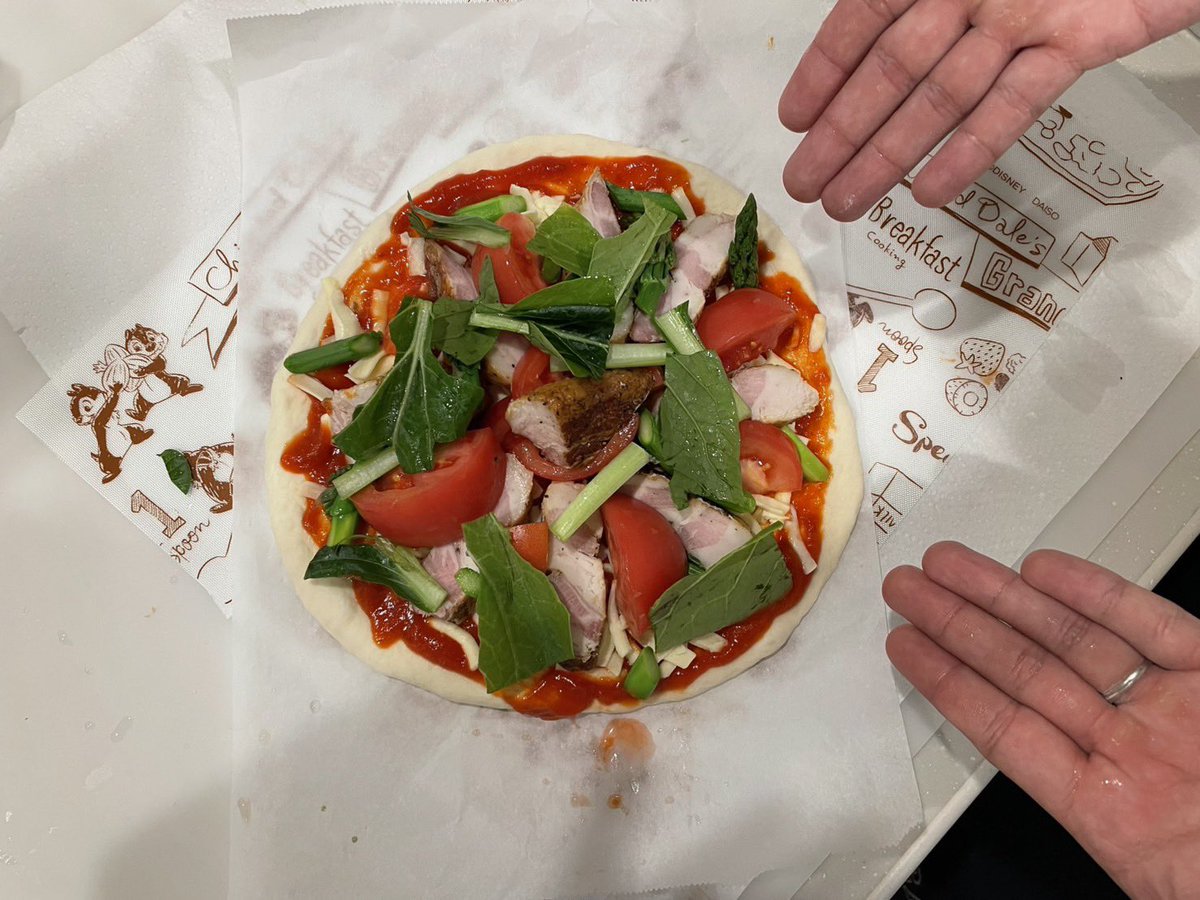 mmmmwma's tweet photo. 誕生日ディナー
自家製ベーコンと生地から作ったピザ https://t.co/JvfsbCz10r