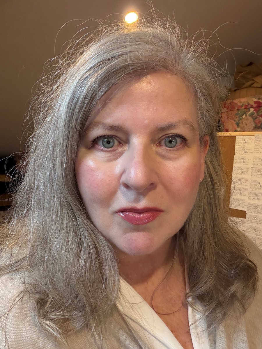 IrishWritersCtr's tweet photo. The Irish Writers Centre (in partnership with @VarunaWriters) is delighted to announce that four writers have been selected for the fourth year of the International Lamplight Fellowship Programme: Niamh Boyce, Patrick Chapman, Byddi Lee and Fiona McKay.

https://t.co/wfR0Vc3IWM https://t.co/fSMNZkLyD0