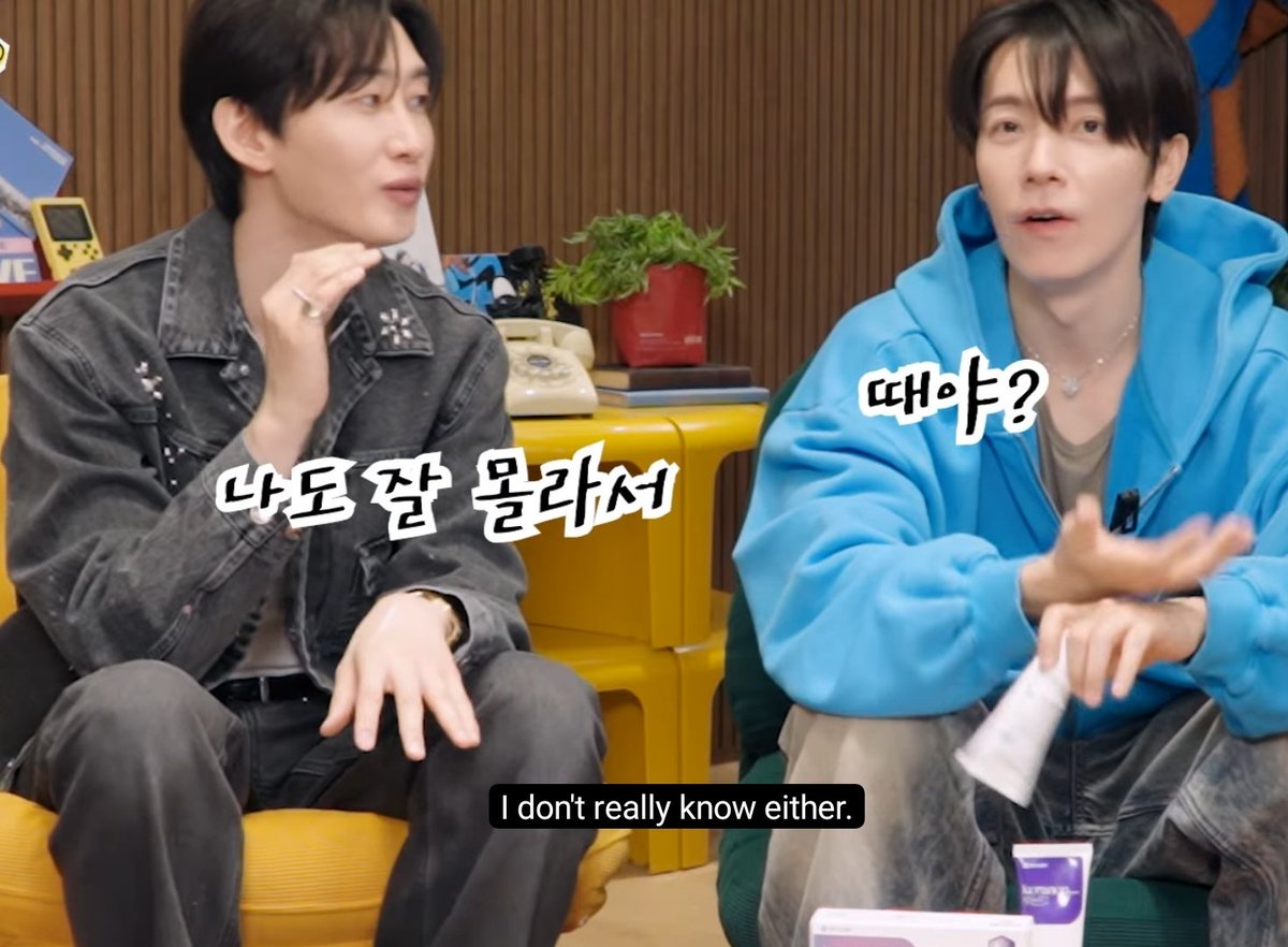 ELFShani's tweet photo. EunHae promocionando un producto:

🐶: Para esas preocupaciones de piel muerta anual,esto te ayudará 
🐰: Solo puedes ser un idol si no tienes piel muerta.
🐶 a 🐰:Pero en serio, ¿Qué es piel muerta?
🐰 a 🐶: Tampoco sé 

Están hecho el uno para el otro 🤣🤣 https://t.co/It3CotJe5e