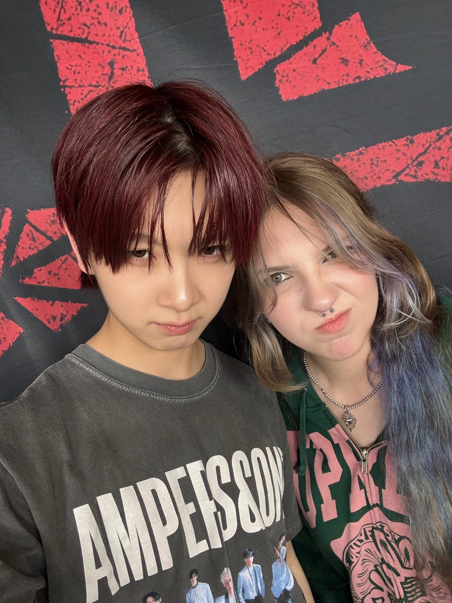 &lina ★😽~♡ 죠ever tweet media