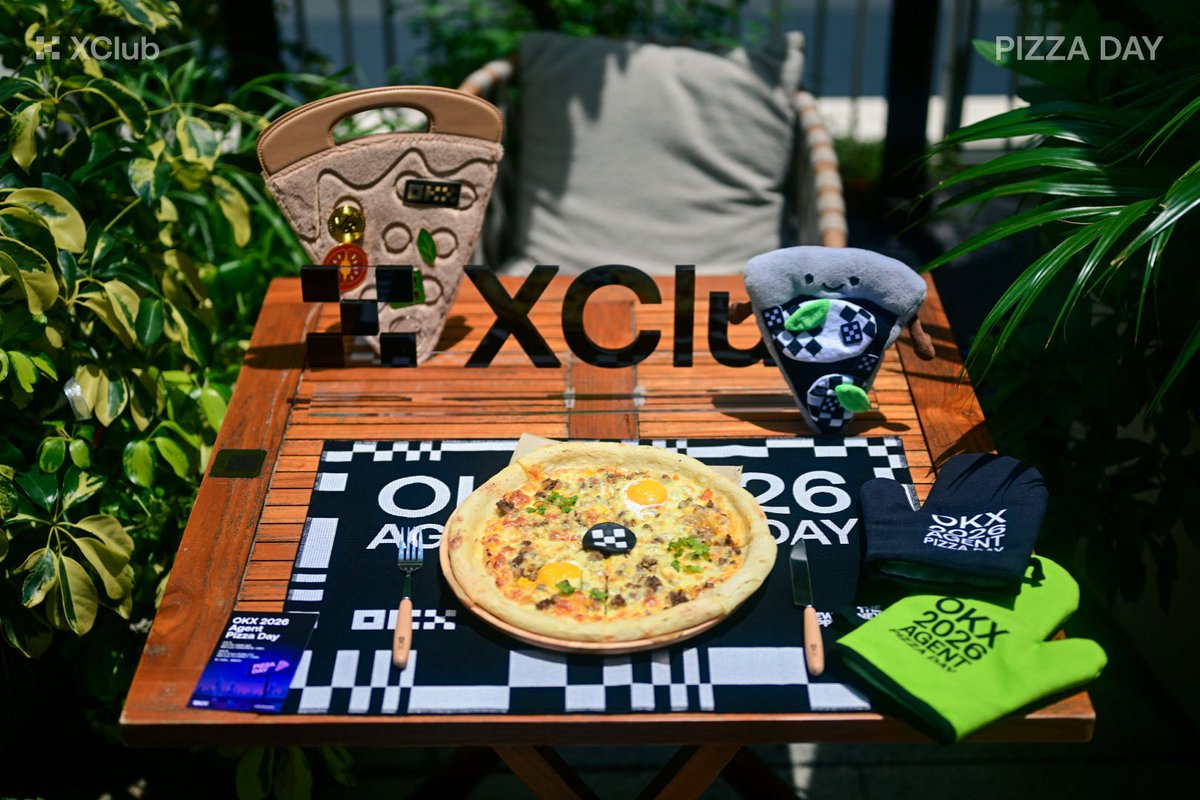 pandaBA007's tweet photo. 家里周边实在太多了，抽一些送粉丝吧，先抽两套OK披萨礼盒（图二）🎁

关注@GCLUB_WEB3  和 @pandaBA007 点❤️这条推，并评论区互动：大家最近在关注什么？（预测市场&amp;量化&amp;AI）

24H开奖，随即随机 https://t.co/7P3oF22IRI