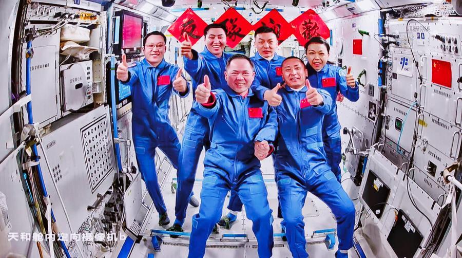 XHNews's tweet photo. Hong Kong's pride soars as local astronaut embarks on maiden national space mission https://t.co/j5pZkrvJAW https://t.co/vwFa9CrTdw