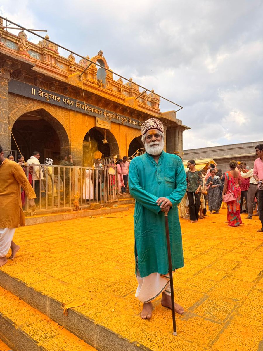 REACHPRAVIN's tweet photo. Parampujya Shree Ji Sadguru Shri Dnyanraj Manik Prabhu Maharaj sought Darshan of Shri Malhari Mhalsakant Martand Bhairav at Jejuri Fort and offered his Maha Puja Seva. #JayGuruManik https://t.co/iWjBCf2OOY