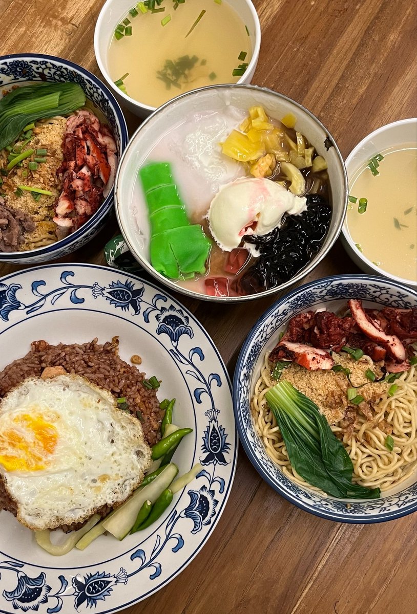 todayisyoshi's tweet photo. what i eat in mlg ya walaupun di sby ada sii 😭 https://t.co/IFr1F4NpRR