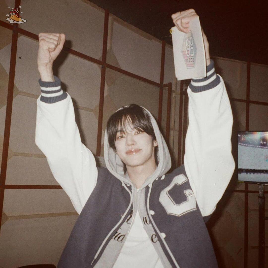 SOC-IE 💛 ˚☽˚.⋆ tweet media