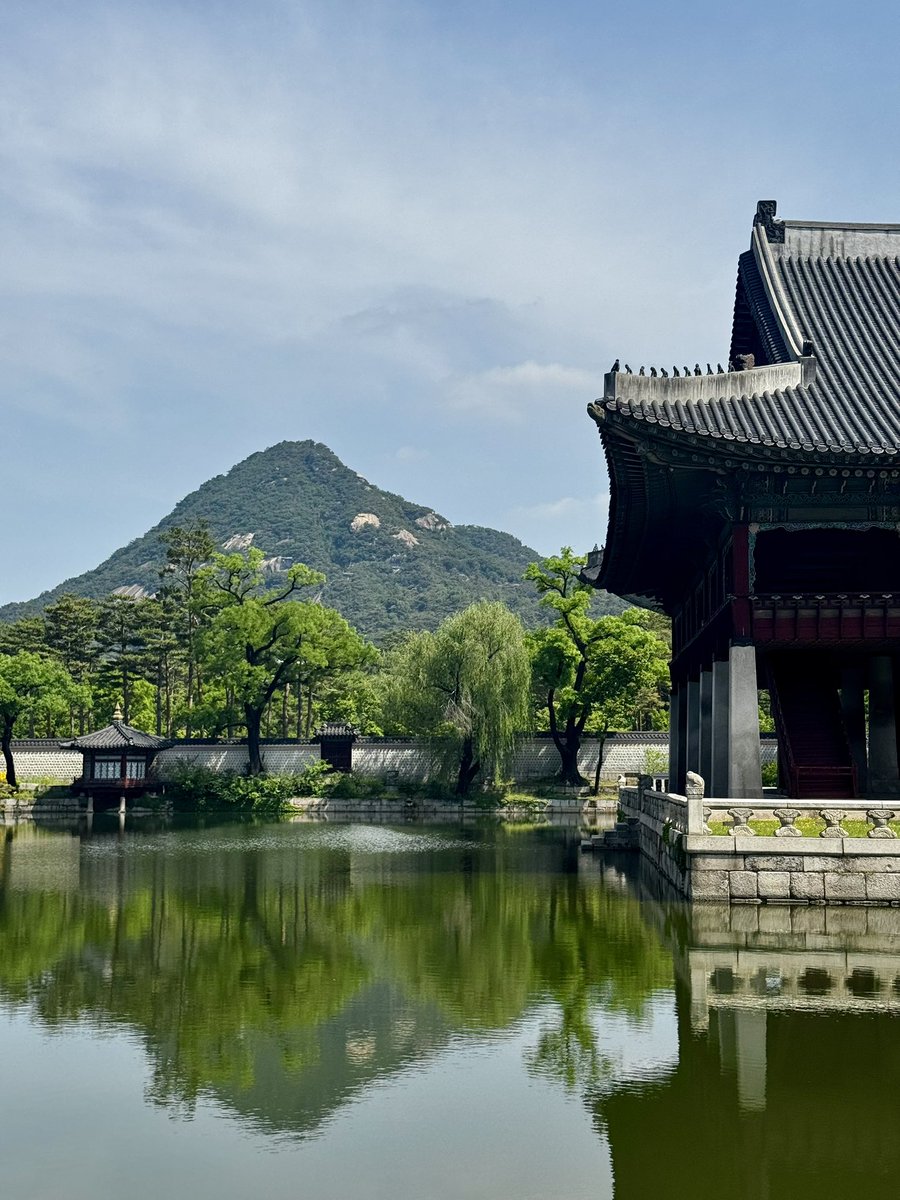 rbtt___'s tweet photo. 🇰🇷 https://t.co/HvXUQV2d7V