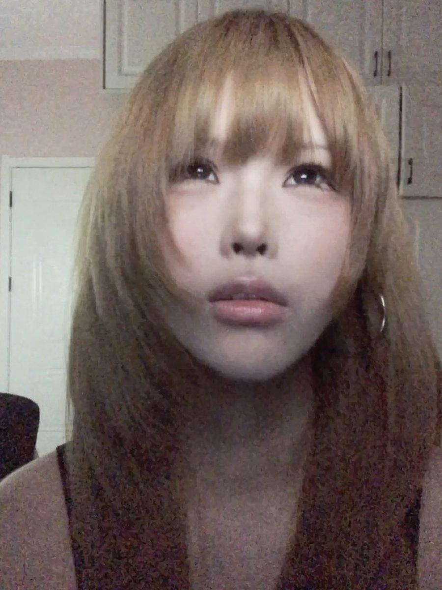 虫虫 tweet media