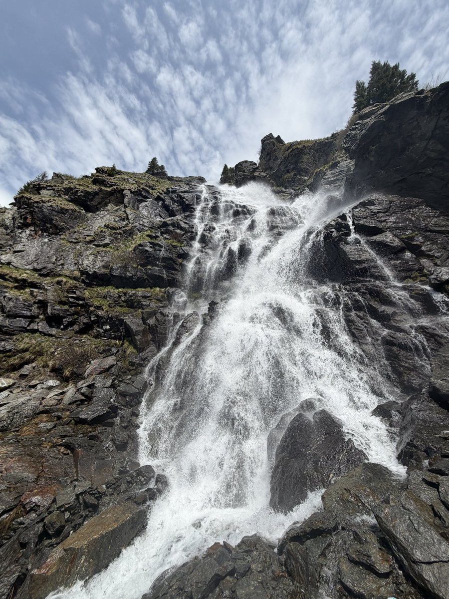 jrambaud's tweet photo. #Cascadas #Waterfalls #Transfagarasan #Carpatos #Rumania #Romania https://t.co/M9nbwDqhcU