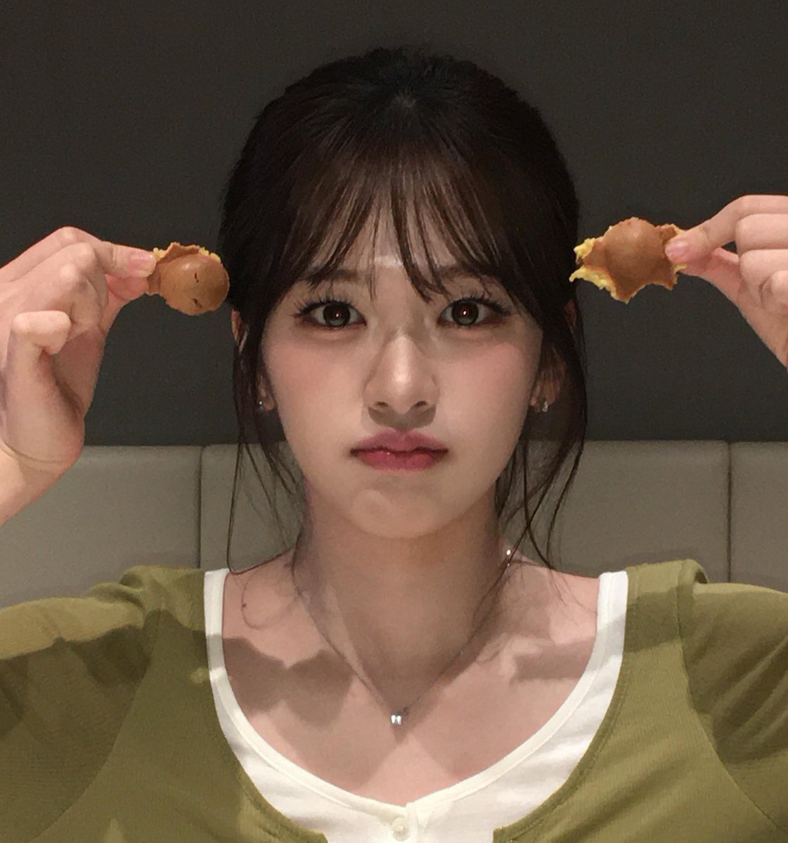 안유진 얼굴 tweet media