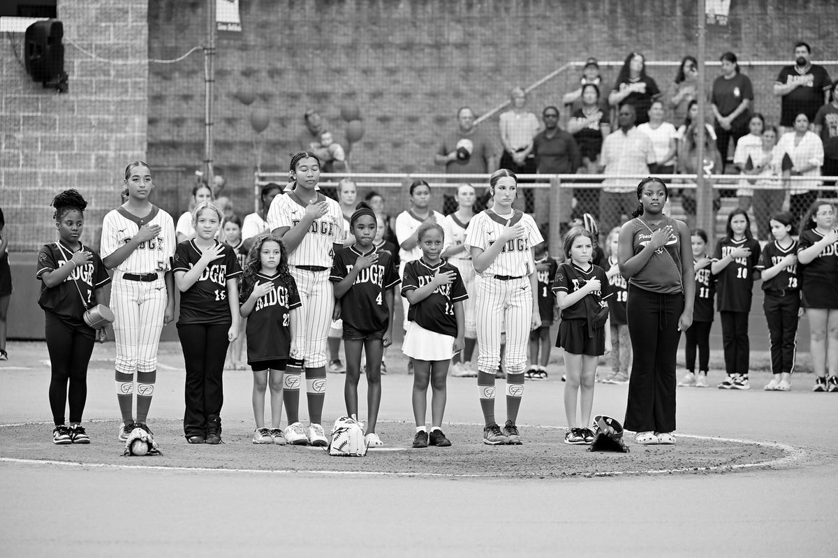 PRHSSoftball's tweet photo. Today we remember and honor the brave men and women who made the ultimate sacrifice for our country. Freedom isn’t free, and Memorial Day is a reminder of the cost paid by so many heroes.

Thank you to the fallen. We will never forget 🇺🇸 https://t.co/pLIujqAZU6